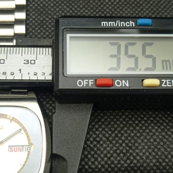 Vintage 1974 Seiko Square Automatic Mens Silver Watch W/daydate & Gold accents - Picture 7 of 8